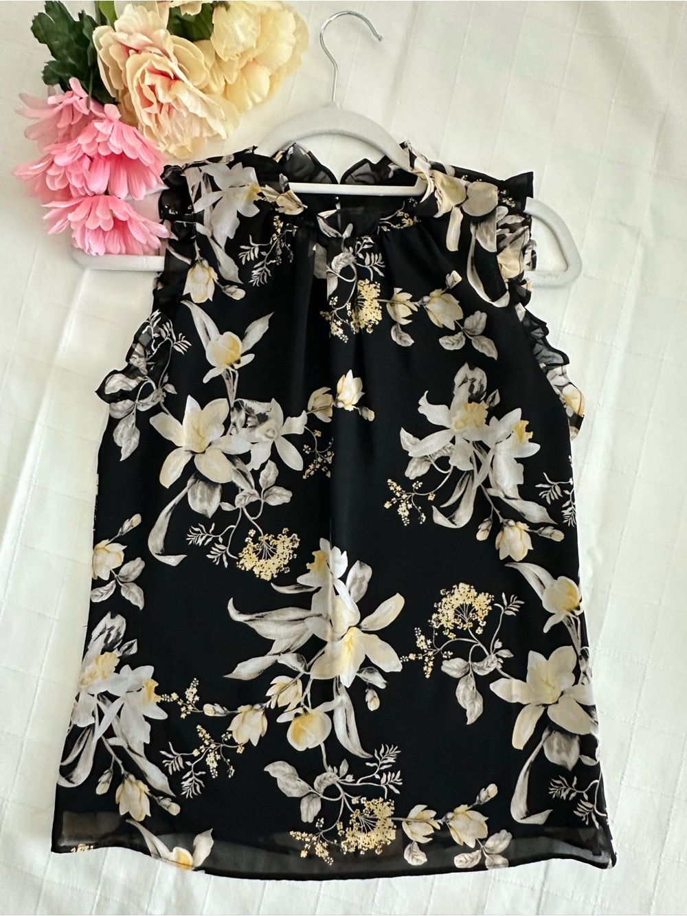 White House Black Market NWOT Black Floral Ruffle Neck Sleeveless Top